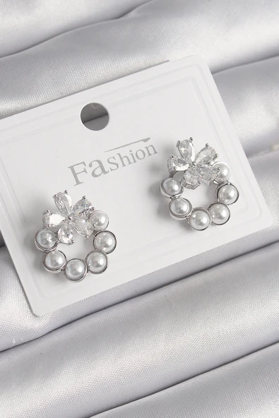 Pirinç Gümüş Renk İncili Halka Model Zirkon Taşlı Çiçek Detay Kadın Küpe - TJ-BKP9998 ürün görseli