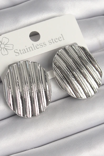 Pirinç Gümüş Renk Sallantı İşlemeli Daire Plaka Model Kadın Küpe - TJ-BKP10229 ürün görseli