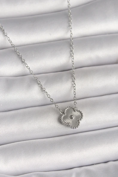 316L Çelik Gümüş Renk İşleme Detaylı Yonca Model Kadın Kolye - TJ-BKO10016 ürün görseli