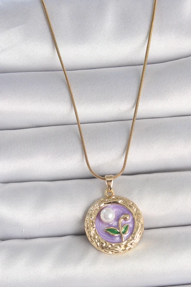316L Çelik Gold Renk Zincir Mor Çiçek İşlemeli İnci Detay Potre Model Kadın Kolye - TJ-BKO10081 ürün görseli