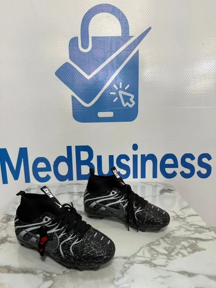 NİKE SİYAH ERKEK KRAMPON ürün görseli