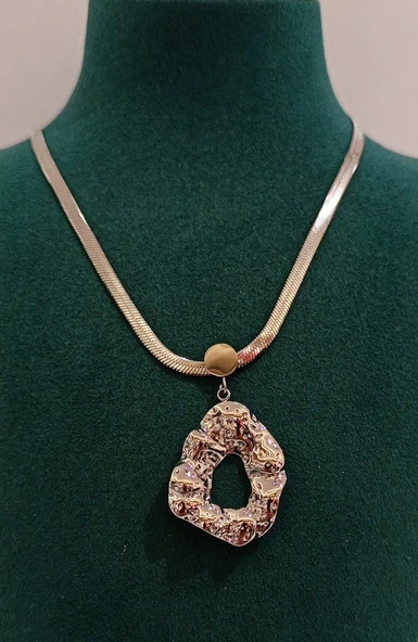 Monalisa Home Gümüş Renk Lüks Figürlü Gösterişli Kolye ürün görseli 1