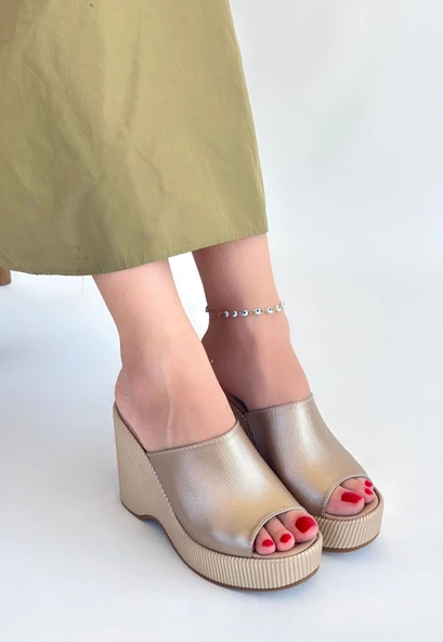 Pabucmarketi Bej Kadın Dolgu Topuk Terlik