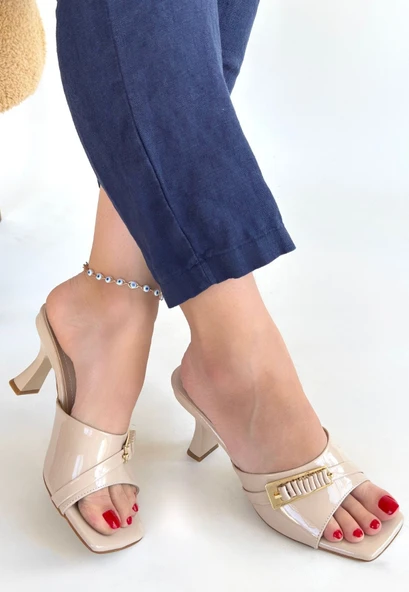 Pabucmarketi Bej Rugan Kadın Topuklu Terlik ürün görseli