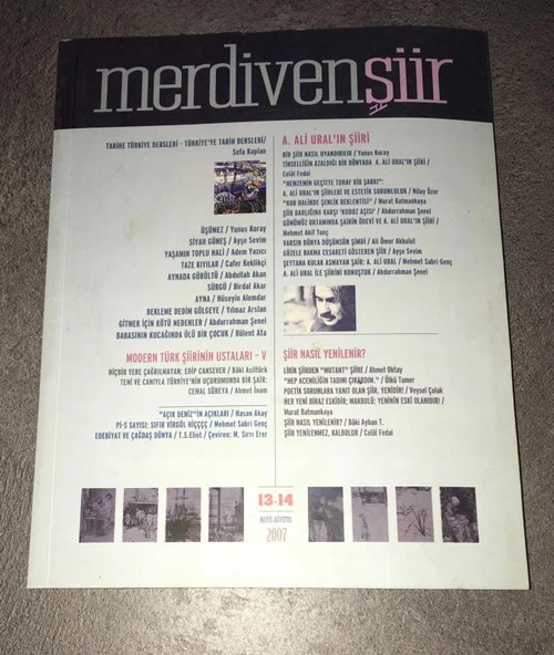 MERDİVENŞİİR Mayıs Ağustos 2007 Sayı 13-14 MODERN TÜRK ŞİİRİNİN USTALARI V -Edip Cansever,Cemal Süreya (Sahafiye Kitap) ürün görseli