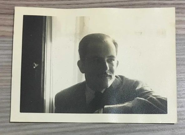 Kore Gazisi HASAN BASRİ DANIŞMAN'IN 1949'larda AMERİKA'DA ÇEKİLMİŞ 1 Adet FOTOĞRAF - ÖZEL ALBÜMÜNDEN - (Sahafiye Kitap) - 1
