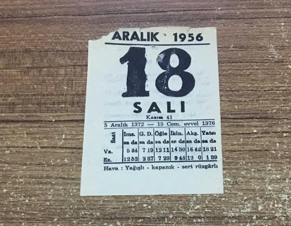 18 ARALIK 1956 SALI Takvim Yaprağı ( 6.5 x 9 cm ) (Sahafiye Kitap)