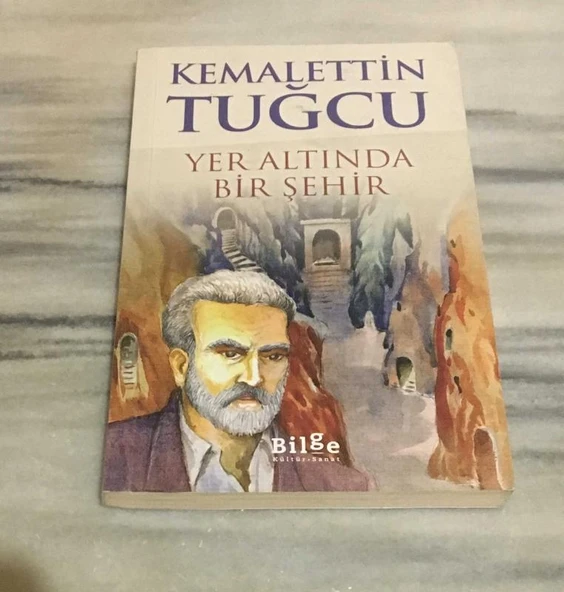YER ALTINDA BİR ŞEHİR (Sahafiye Kitap)