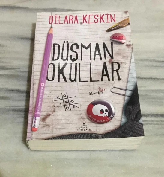 DÜŞMAN OKULLAR 1 ( 45.BASKI ) (Sahafiye Kitap)