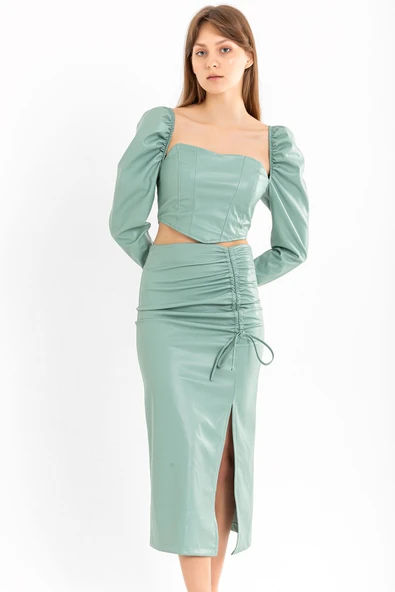 Deri Kumaş Diz Altı Boy Yırtmaçlı Büzgü Detaylı Kadın Etek-Mint ürün görseli