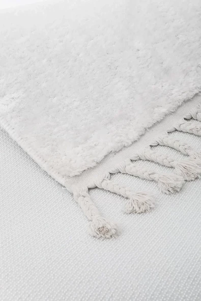 Beyaz Post Dokuma Halı Saçaklı Peluş Yumuşacık Kaymaz Antibakteriyel - 3