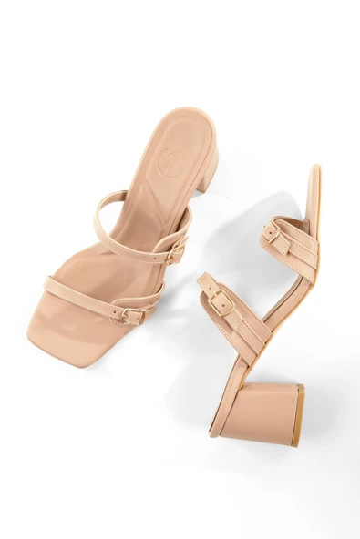 Lorina Ten Rengi Çift Bant Kemer Tokalı Kalın Topuklu Terlik