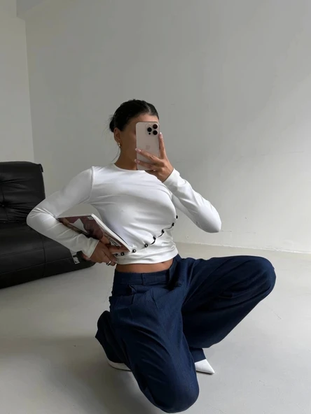 Asimetrik alt detaylı bluz beyaz - Resim 3