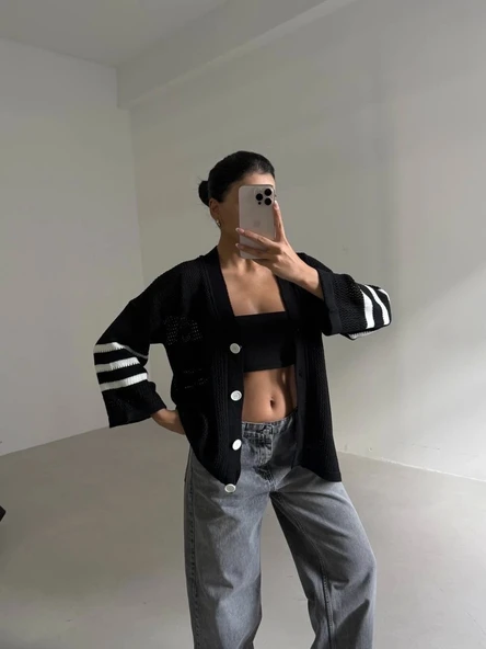 Büyük düğmeli salaş triko hırka siyahbeyaz - 2