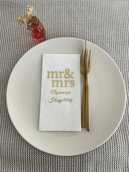 Beyaz Üzeri Gold Yaldızlı Mr&Mrs Nişanımıza Hoşgeldiniz Baskılı Peçete 16 Adet ürün görseli 1