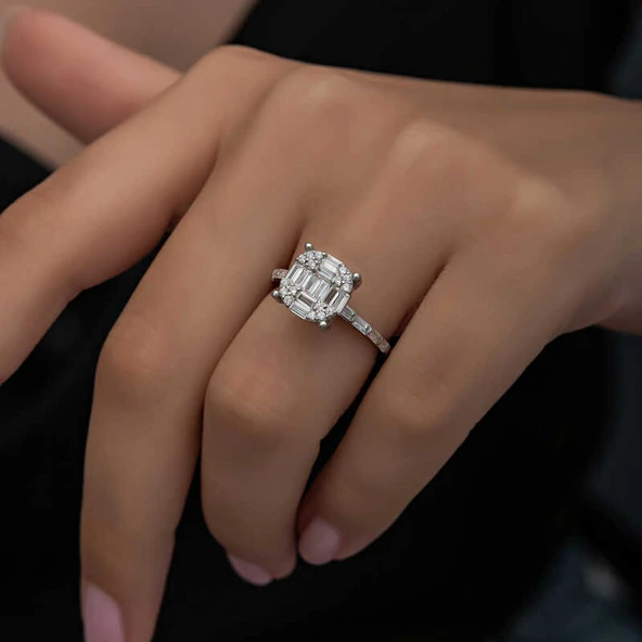 Gümüş Baget Taşlı Kadın Yüzük ürün görseli