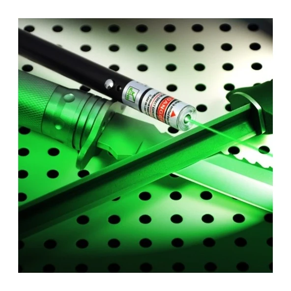Kuzey Oyuncak Vıp 100 Mw Green Laser Poınter 100 Mw Yeşil Lazer 4 Başlıklı Kutulu Yeşil Lazer Kamp Dağcı Işıkları