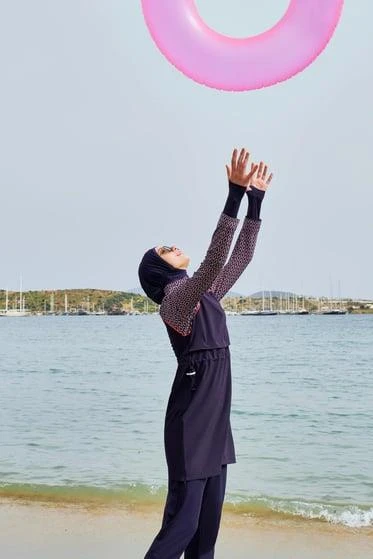 Haşema 2944 Esila Lacivert Kırmızı Kolu Desenli Jileli Tam Tesettür Mayo Üstü LACİVERT-KIRMIZI ürün görseli 1