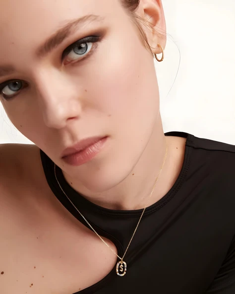 Renkli Taşlı Gümüş Harf Kolye - Altın - Resim 3