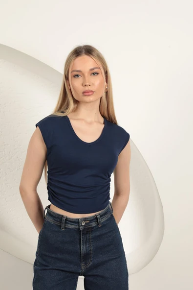 Çilek Viskon Kumaş Yanları Büzgülü Bluz-Lacivert ürün görseli