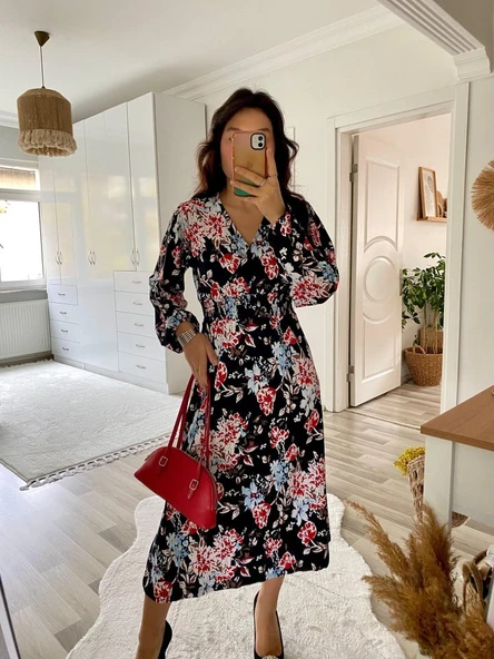 Kadın Uzun Kollu Kruvaze Yaka Beli Lastikli Yandan Yırtmaçlı Desenli Dalgıç Elbise ürün görseli