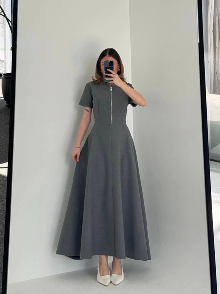 Kısa Kollu Önden Fermuarlı Çan Etekli Uzun Elbise - Antrasit - Resim 3