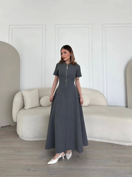Kısa Kollu Önden Fermuarlı Çan Etekli Uzun Elbise - Antrasit - Resim 2