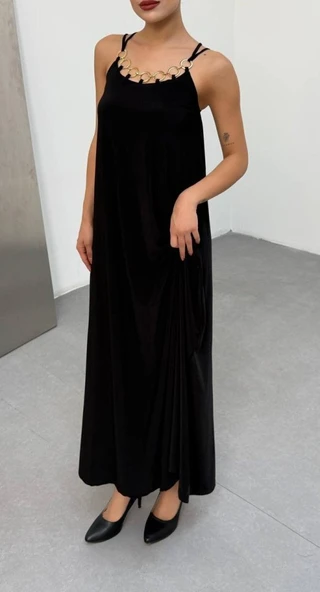 Kadın Omuz Askılı Kuş Gözü Zincir Detay Sandy Kumaş Maxi Boy Elbise - Resim 5