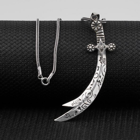 İşlemeli Zülfikar Kılıç Gümüş Kolye ürün görseli