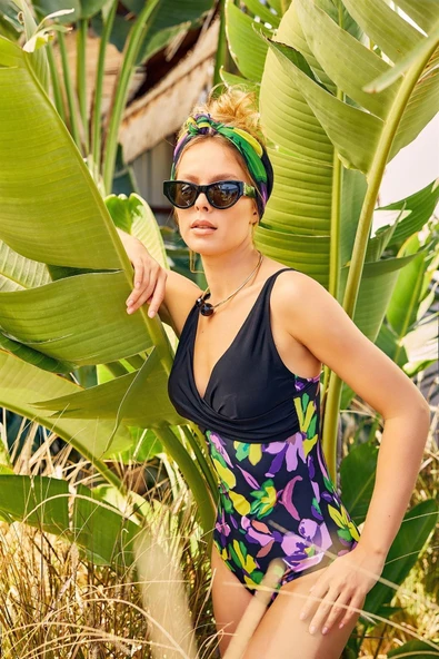 Bicomi Büyük Beden Siyah Çiçek Desenli Drapeli Mayo ürün görseli