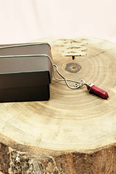 Yakut Doğal Taşı Zincirli El Yapımı Tasarımlı Kolye Uç: 3,5 cm Zincir: 20 cm Kutulu - 4