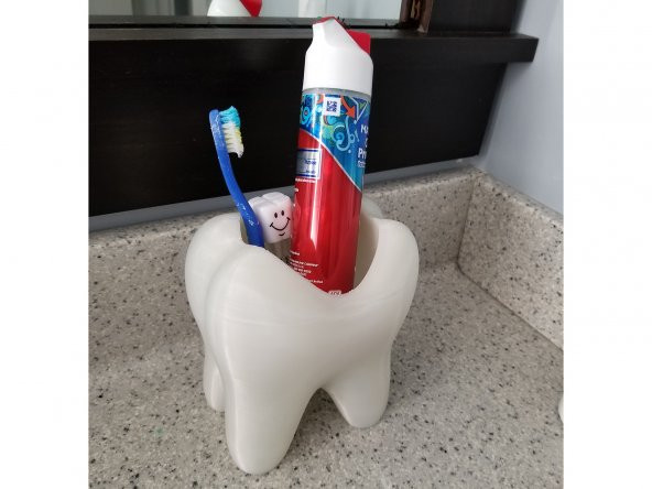Diş Şeklinde Diş Fırçası ve Diş Macunu Kutusu Beyaz