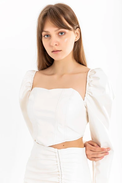 Deri Kumaş Straplez Kalp Yaka Fermuar Detaylı Kadın Crop-Ekru ürün görseli