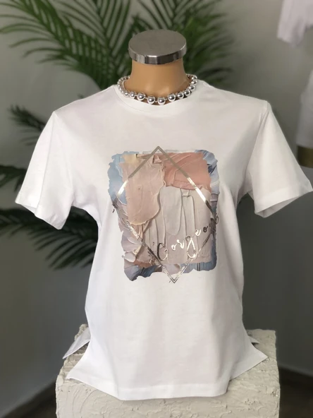 GORGEOUS -KADIN GİYİM-DİJİTAL VARAK BASKILI-BİSİKLET YAKA BEYAZ T-SHIRT-