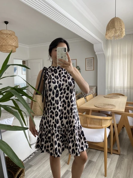 Kadın Kolsuz Sırttan Bağlamalı Fırfırlı Leopar Desenli Süprem Elbise - Resim 3