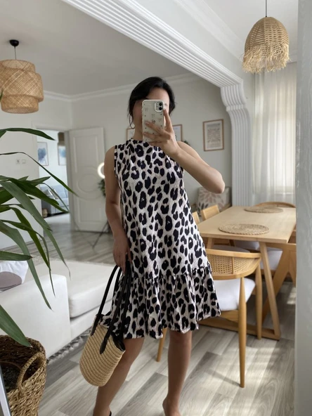 Kadın Kolsuz Sırttan Bağlamalı Fırfırlı Leopar Desenli Süprem Elbise - Resim 4