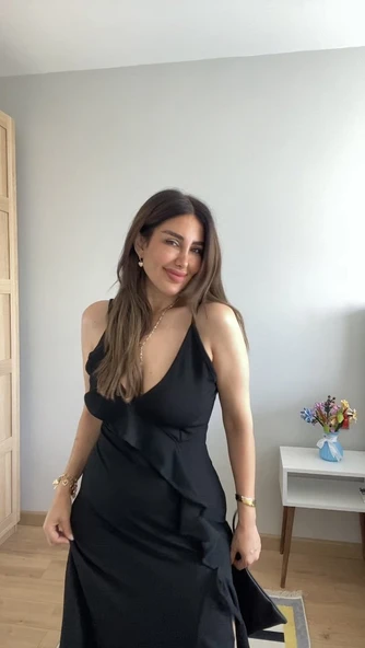 Kadın Ip Askılı Dekolteli Yırtmaç Detay Krep Elbise ürün görseli