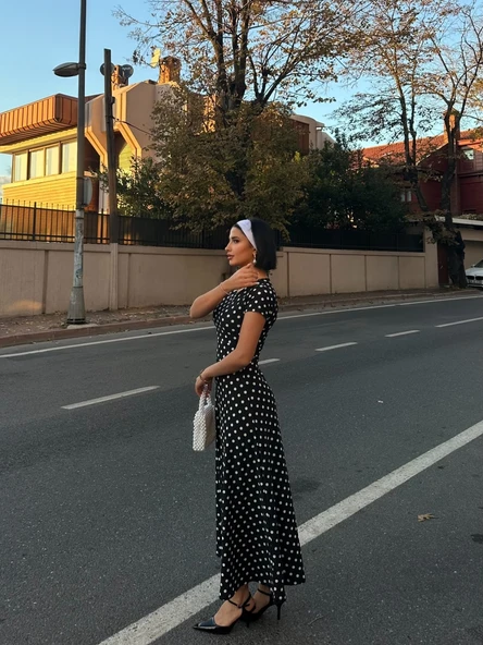 Kadın Kısa Kollu Bisiklet Yaka Puantiyeli Maksi örme Krep Elbise - Resim 12