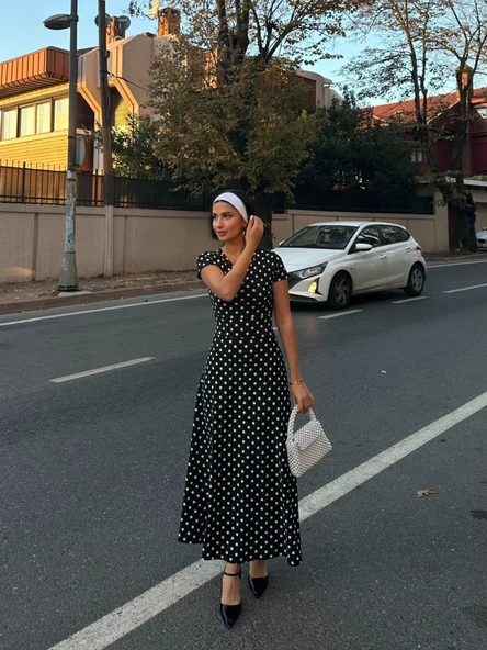 Kadın Kısa Kollu Bisiklet Yaka Puantiyeli Maksi örme Krep Elbise - Resim 3