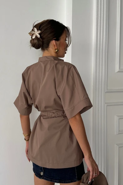 BEL BÜZGÜ DETAYLI POPLİN GÖMLEK - Kahverengi - Resim 4