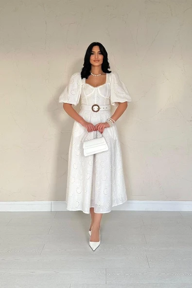 Ekru Göğüs Kup Detaylı Kemerli Brode Elbise ürün görseli