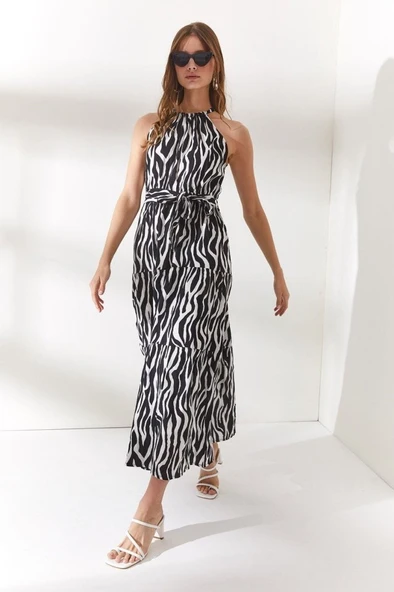 Halter Yaka Kuşaklı Dokuma Viscon Elbise - Resim 5