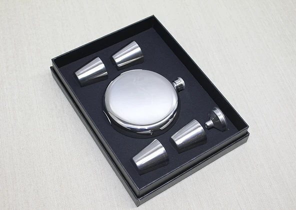 4 Shot Bardaklı Matara Seti Yuvarlak Çelik ürün görseli