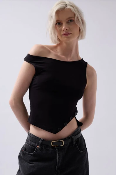 Kayık Yaka Yırtmaç Detay Bluz - Resim 7