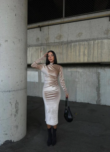 Kadın Uzun Kollu Yarım Balıkçı Yaka Büzgü Detay Kadife Kumaş Elbise - Resim 8