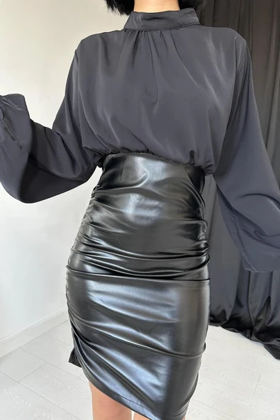 Siyah Deri Elbise - Resim 4