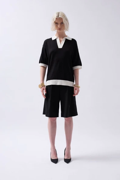 V Yaka Dokulu T-Shirt ürün görseli