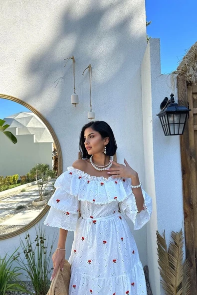 Kırmızı Omuzları Lastikli Brode Elbise - Resim 2