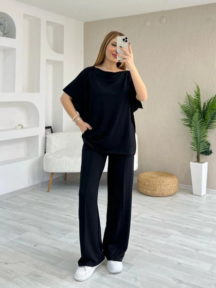 Kadın Kısa Kollu Kayık Yakalı Dikiş Izi Detaylı Viskon Iki Iplik Bluz Ve Pantolon Ikili Takım ürün görseli