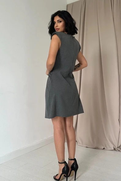 Gri Yanı Büzgülü Sıfır Kol Elbise - Resim 4